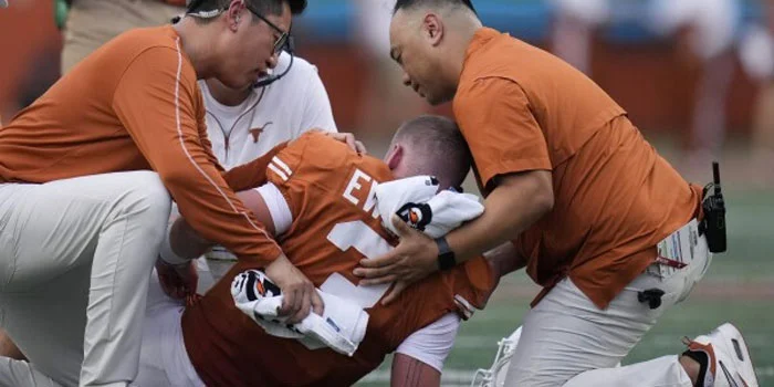 Quinn Ewers Turun Karena Cedera, Arch Manning Memasuki Pertandingan vs UTSA