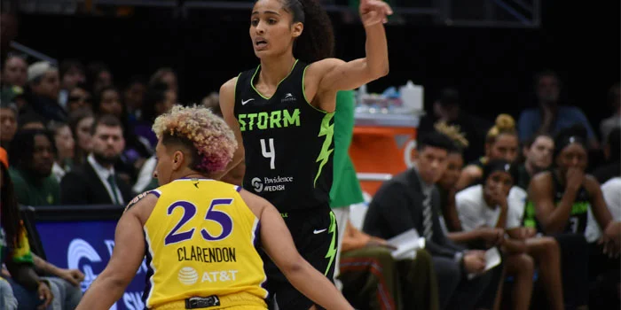 Seattle Storm Melakukan Comeback Besar Untuk Memberikan Kekalahan Keenam Berturut-Turut Sparks